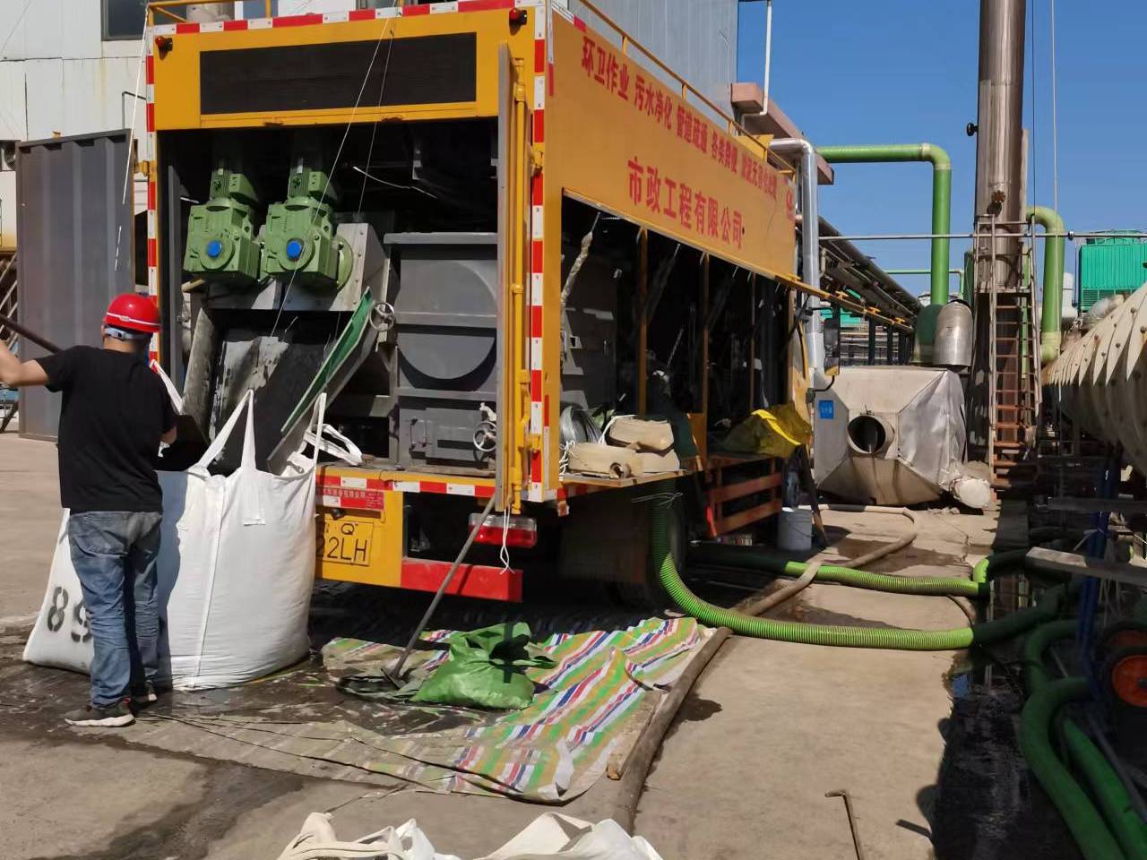 青县淤泥压干处理