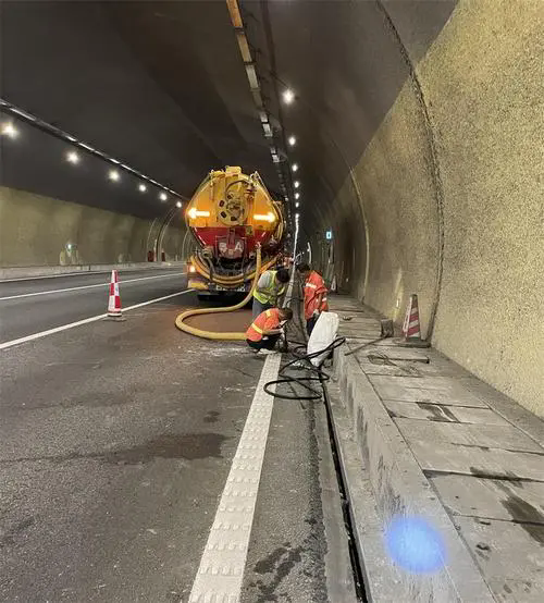 青县隧道排水渠清淤